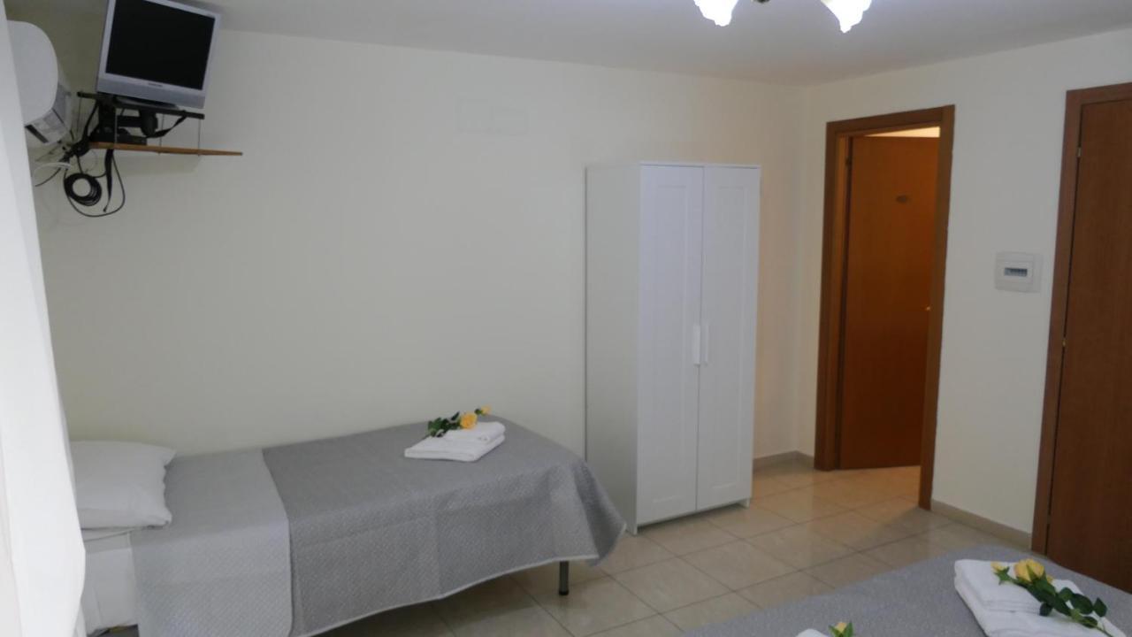 B&B Dimora Cirillo Napoli Eksteriør billede